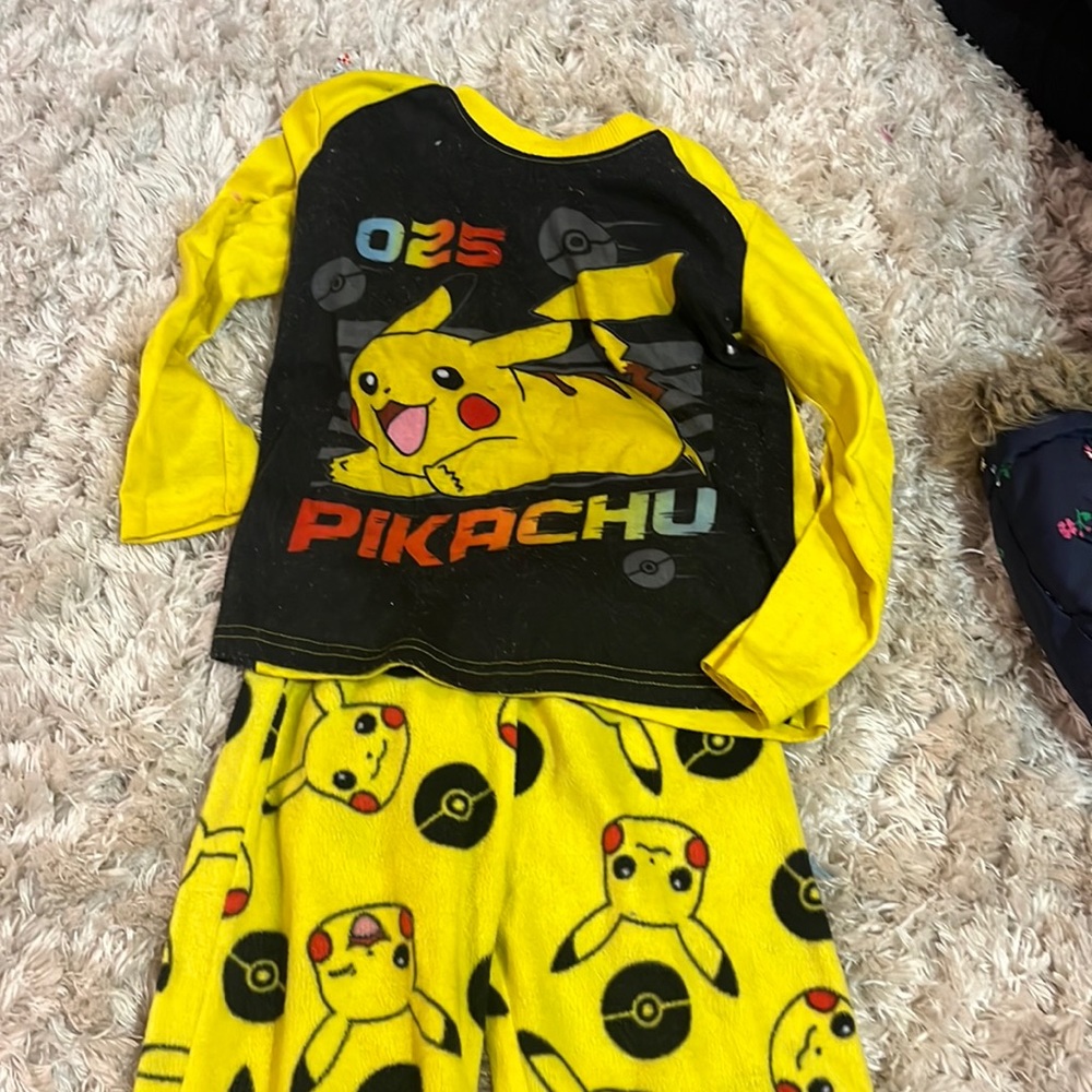 Pikachu pajamas size 4-5